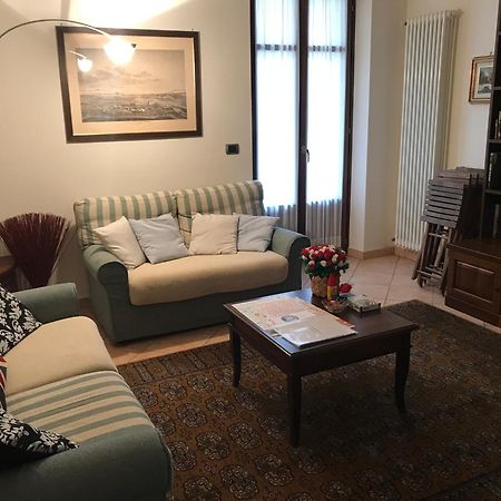 Apartament La Casa Del Melograno Alba  Zewnętrze zdjęcie