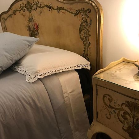 Apartament La Casa Del Melograno Alba  Zewnętrze zdjęcie
