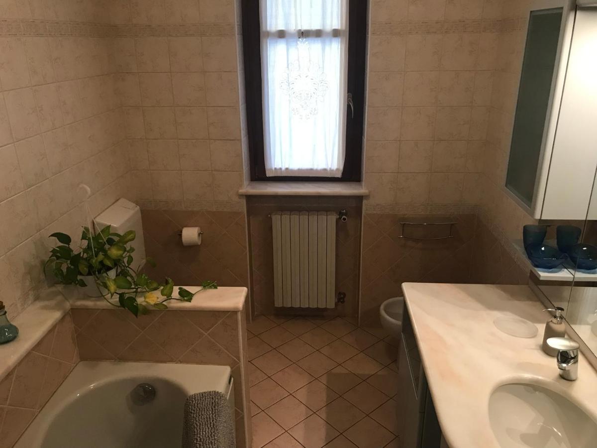 Apartament La Casa Del Melograno Alba  Zewnętrze zdjęcie