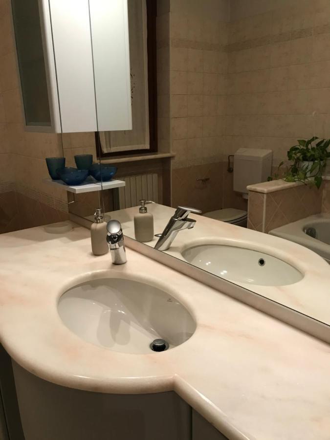 Apartament La Casa Del Melograno Alba  Zewnętrze zdjęcie