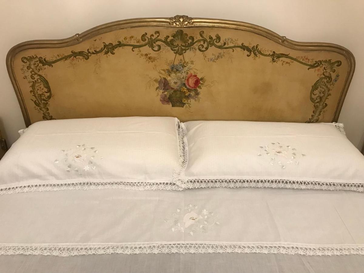 Apartament La Casa Del Melograno Alba  Zewnętrze zdjęcie