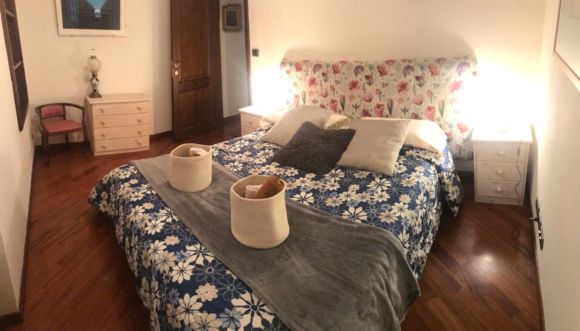 Apartament La Casa Del Melograno Alba  Zewnętrze zdjęcie